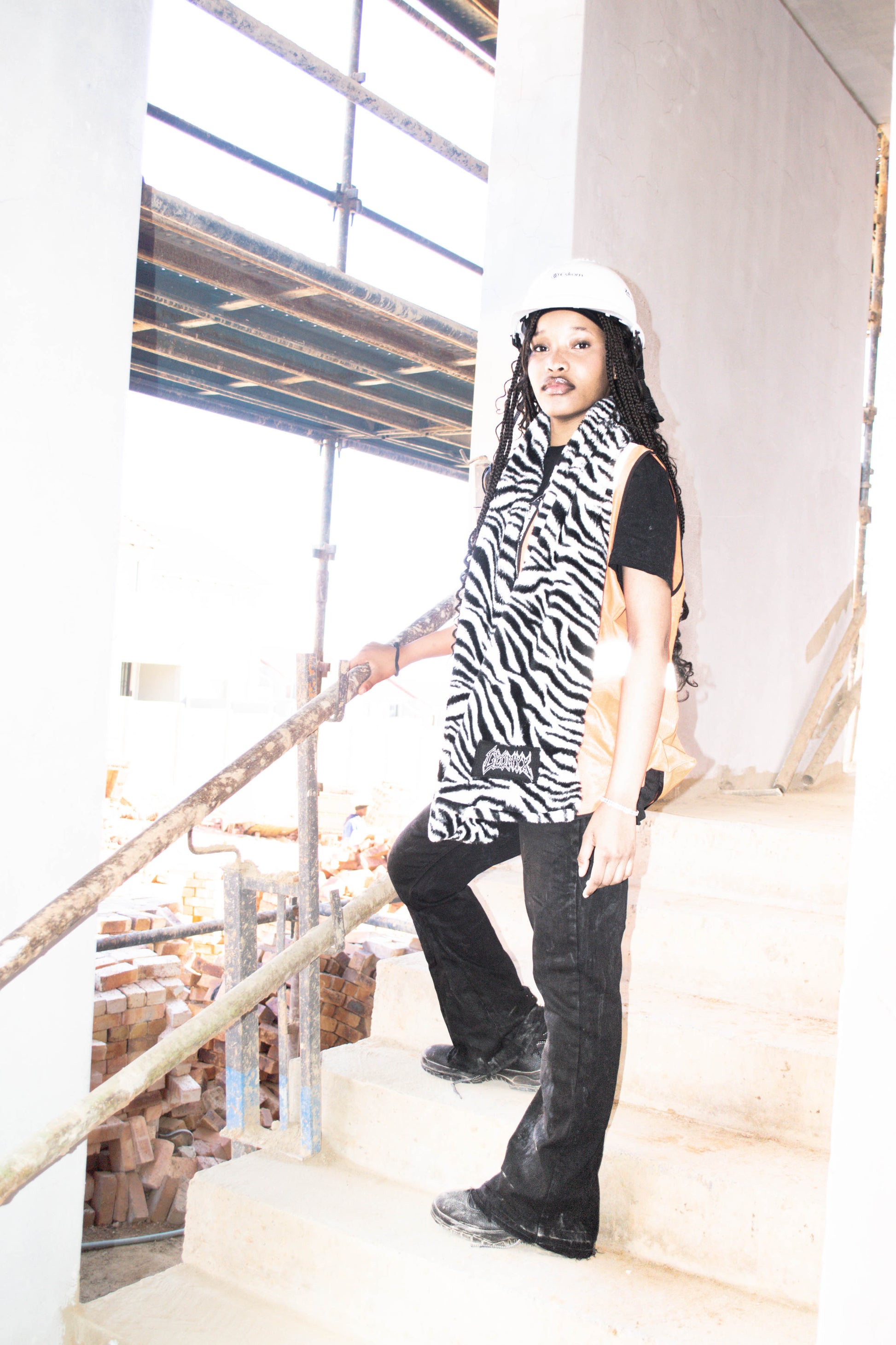 Snow Tiger Scarf Geonyx