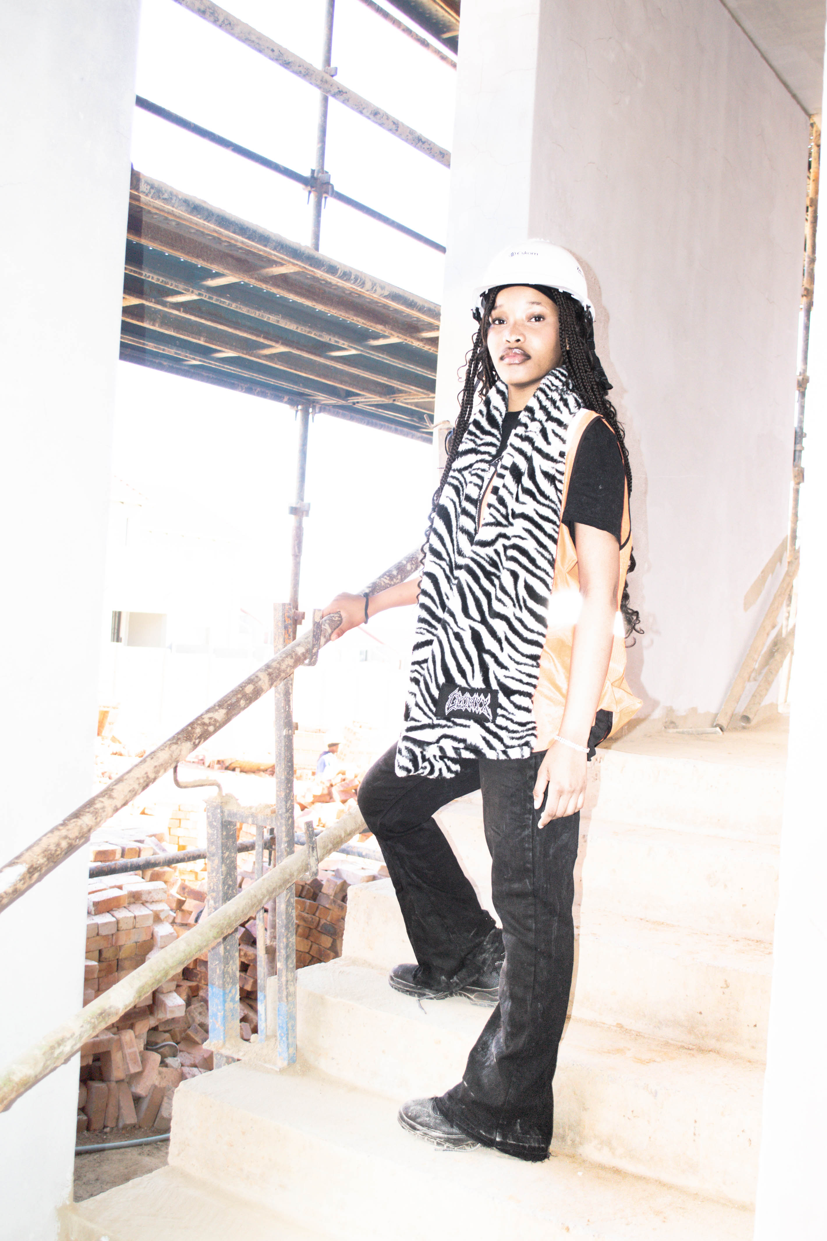 Snow Tiger Scarf Geonyx